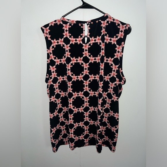 Karl Lagerfeld Paris Women’s Lace Embroidered Floral Sleeveless Top Size XL - Picture 4 of 4